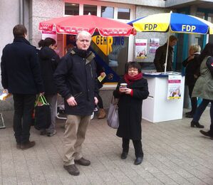 Ulrich Berger, Sprecher der SPD-Bezirksbeiratsfraktion Plieningen und Dr. Maria Hackl, Betreuungsstadträtin